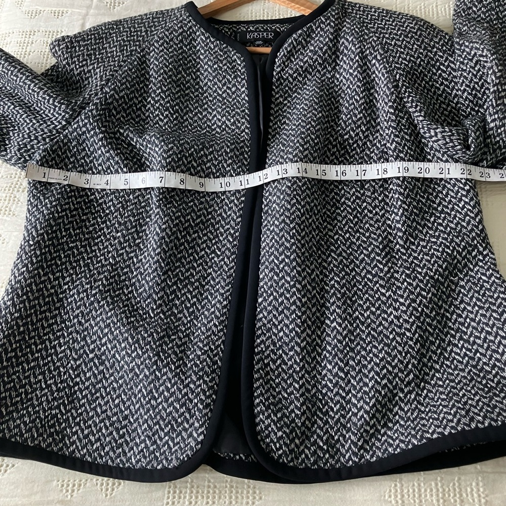 KASPER Black & White Silk and Cotton Blend Open Front Blazer Size 18W - Picture 8 of 12